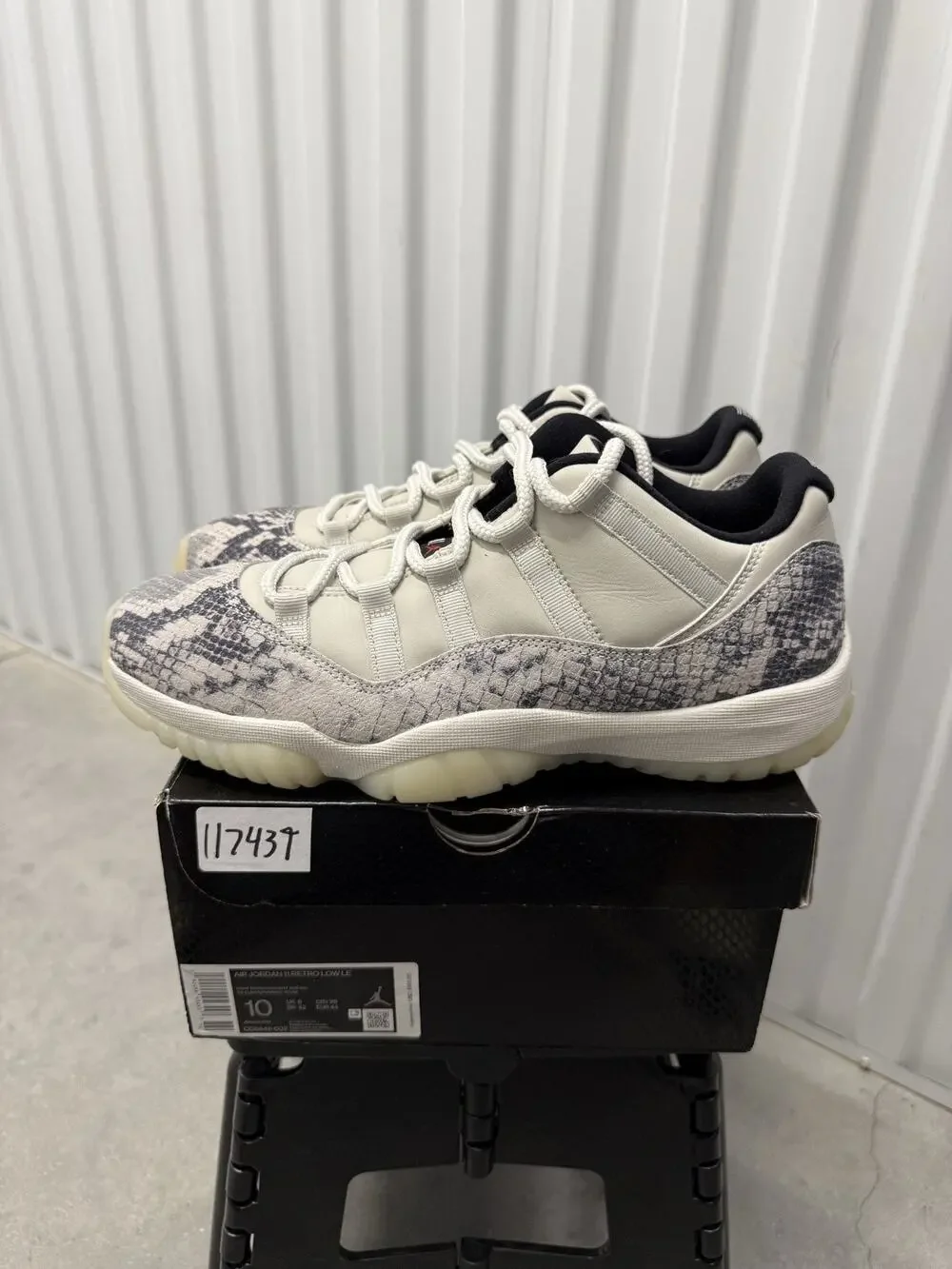 Nike Air Jordan 11 Light Bone Snakeskin Size 10 Men's - CD6846-002